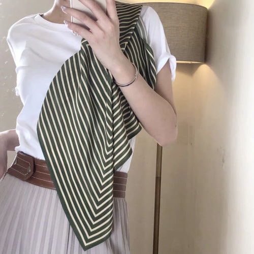 你眼里的星辰大海是我未曾见过的皓月明空清纯阳光性感女生头像