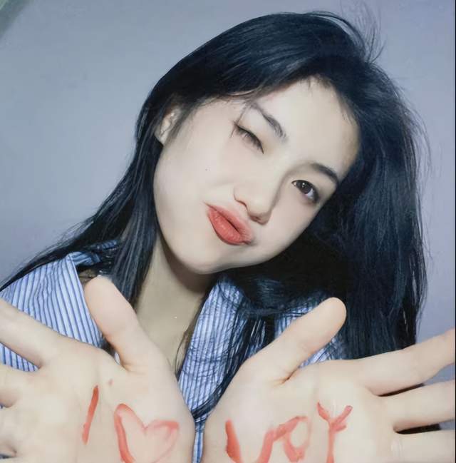 美如天仙夏思凝生活照更美丽,跨栏女神曾学跳舞7年气质出众