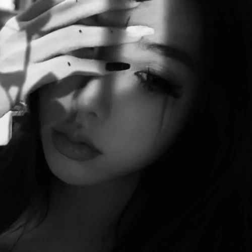 真人女头黑白世界冷淡无情