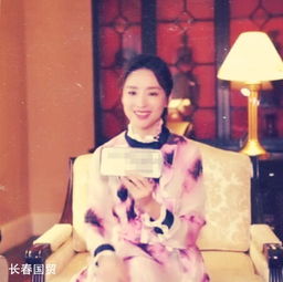 39岁董洁近照曝光,清新优雅美似少女