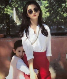 黄磊女儿多多近照被曝光,13岁身高近170,网友新一代女神