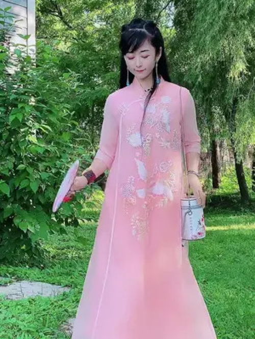 美女古风古风美女汉服卖萌汉服美女清纯妹子慢镜头
