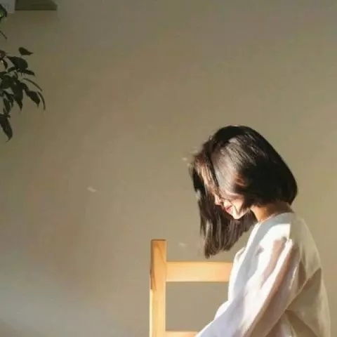 女生头像擅长喜欢你,不擅长让你也喜欢我