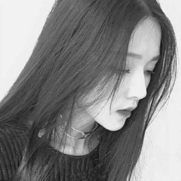霸气黑白女生头像超气质的美女黑白头像,女生头像图片