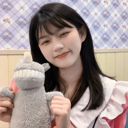 仙气女头月色笼罩于黯淡的星空,女孩终属于对她好的人
