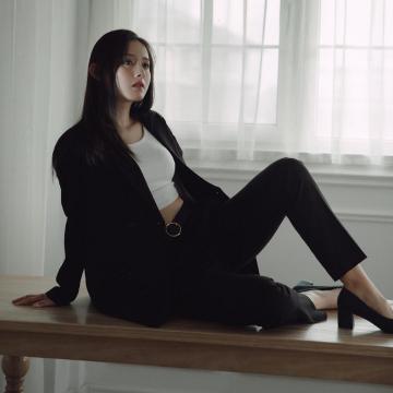 2021高级感气质美女头像