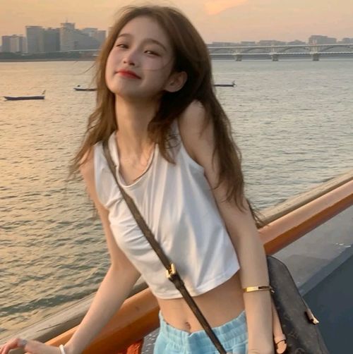 可爱女头朋友圈文案有幸被爱,无畏山海