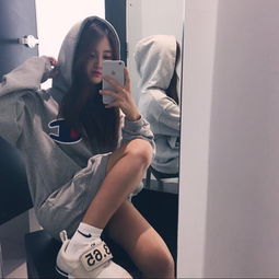 不是谁出门都自带摄影师,独自一人的你如何给自己拍出男女朋友视角