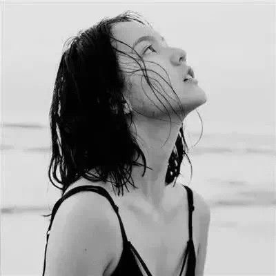 女头高级感黑白女生头像