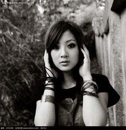 捂着耳朵的美女写真摄影图片免费下载红动网