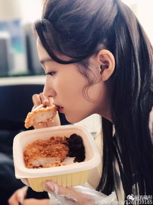 大家好,给大家介绍一下,这是我发胖的女朋友关晓彤