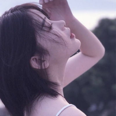 孤独黑暗头像女生真人伤感伤感的句子