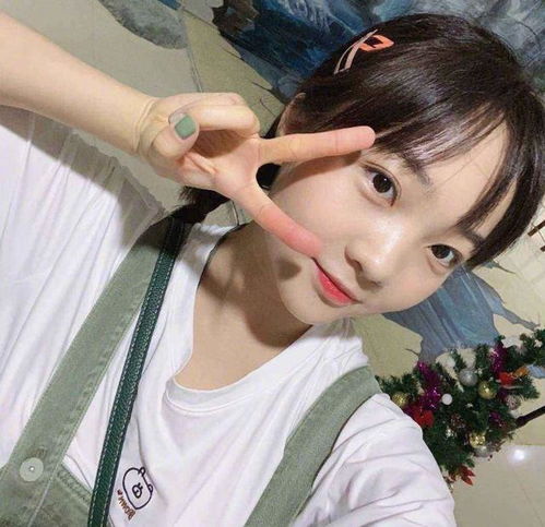 林妙可和妈妈罕见同框,小脸肉嘟嘟又胖了,意外曝光家庭真实情况