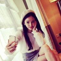 戴帽子女生头像