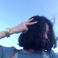 每当我看见白色的月光,想起你的脸庞短发女生头像女生头像qq女生头像qq头像女生背影头像女生唯美小清新qq头像女生带字
