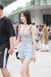 街拍素颜出镜,可爱灵动的美,有个这样的女朋友一定很幸福吧