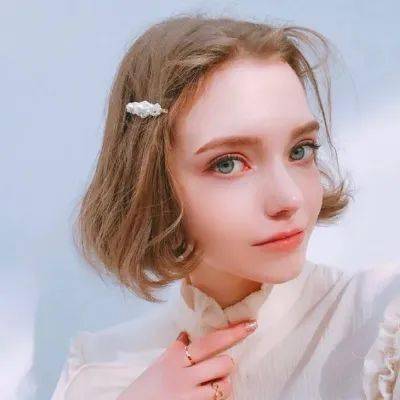 女生头像qq短发女头像