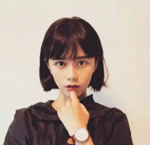短发清纯头像女生发尾