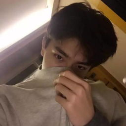 伤感图片最后还是一个人