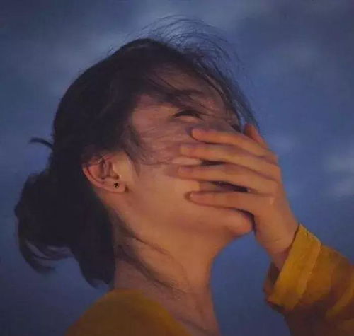 伤感的头像女生真人版闺蜜