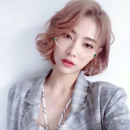 头像曾以为校服是种约束后来才知那是最无忧无虑的日子