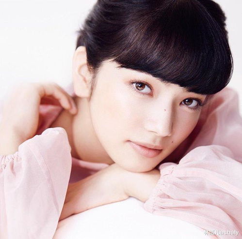 小松菜奈的厌世感竟能招桃花俘获菅田将晖,成权志龙理想型