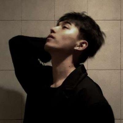 qq头像伤感的男生头像,性子冷淡倔强的不回头