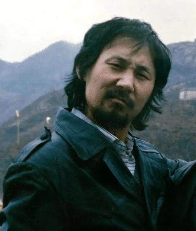 喝酒喝到家财散尽,妻子暴走,老来丧女的腾格尔如今悔了吗