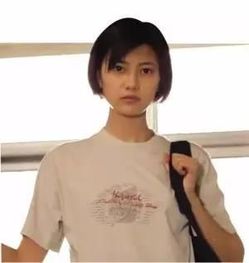 高圆圆还是邻家女孩20年前清纯女学生还记得么