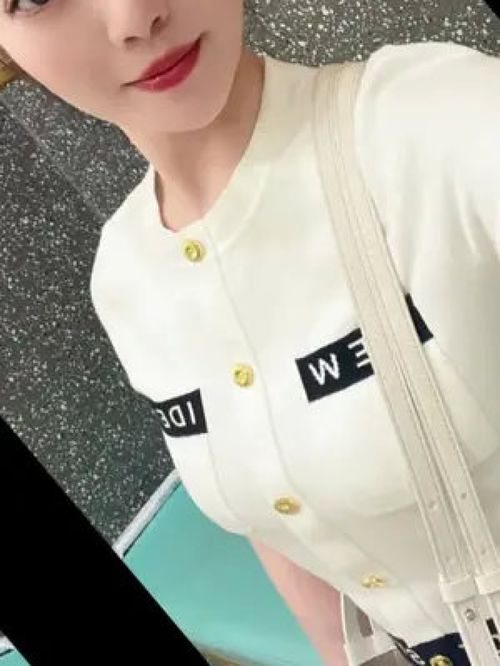 图片轮播身材秀美女卖萌大长腿特效拍摄清纯妹子