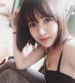 越南清纯女球迷网络走红艳照流出震惊网友