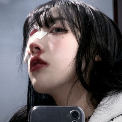 女生常用手摸这3部位,颜值会变的越来越低,难怪被喊老阿姨