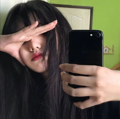 超惊艳的文案你现在的气质里,藏着你走过的路,读过的书和爱过的人