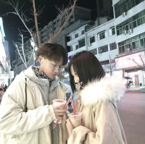 如果一个男人真的爱你,90会有这个举动,小姐姐不要错过了