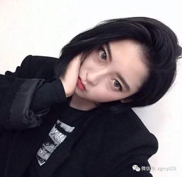 满满瘦脸心机的女生短发