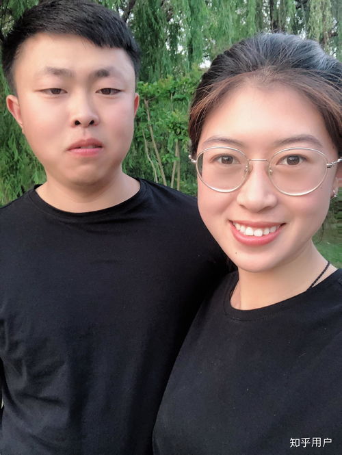 戴眼镜的女生适合哪种短发发型