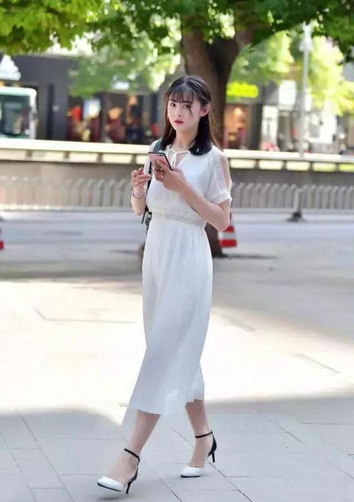 时尚穿搭美女甜美又仙气,看着很优雅