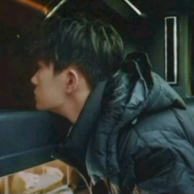 易烊千玺头像帅气图片最新款易烊千玺头像女生专用
