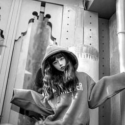 黑白女生头像高冷霸气2018精选用更好的方式去谈论爱情