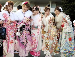 日133万年满20岁的男女青年庆祝成人节