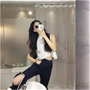 超拽的女生头像,戴眼镜的女王范霸气十足的