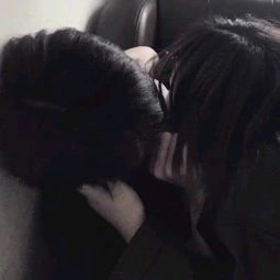 女生假装喜欢你3个特征,赶紧撤,你感动不了她