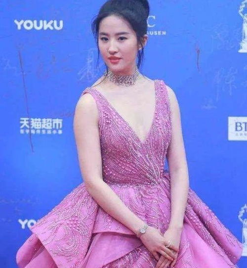 当女星发胖后,杨幂老10岁,刘亦菲仙气全无,她却重回颜值巅峰
