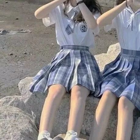 小学生头像女生真人版不露脸长腿