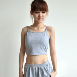本人女13岁请问该穿什么样的小背心