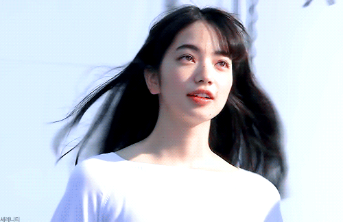 不再是权志龙绯闻女友的小松菜奈,这次和日本最红的鲜肉影帝在一起了
