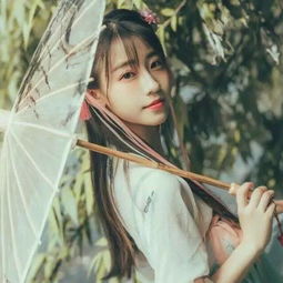清纯古装撑伞美人