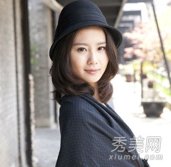 齐肩长发被推荐为2013年冬季女孩最优雅的发型