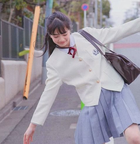 当初是权志龙绯闻女友,以厌世脸出名,却被日媒评为最讨厌女星