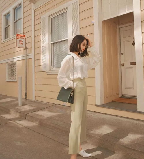 宽松衬衫紧身牛仔才是少女流行搭配少女清纯装早落伍了,走起